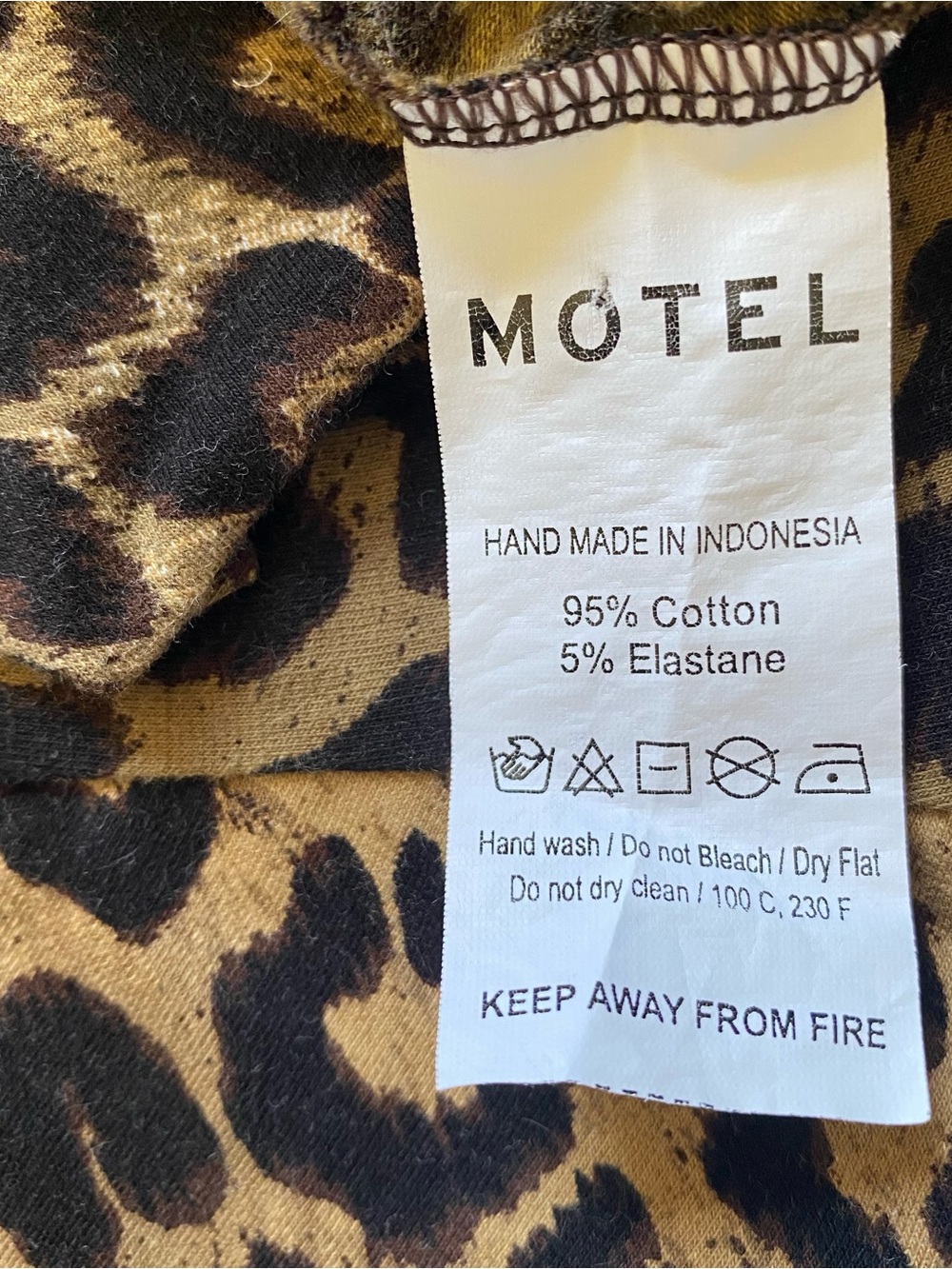 Motel Rocks leopard crop top - Picture 6 of 7